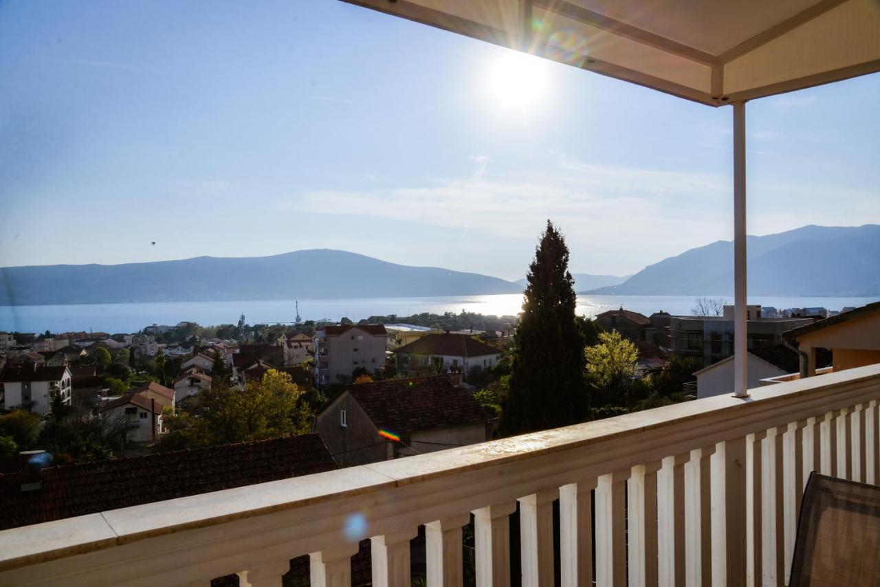 Iker Apartments Tivat Exterior photo