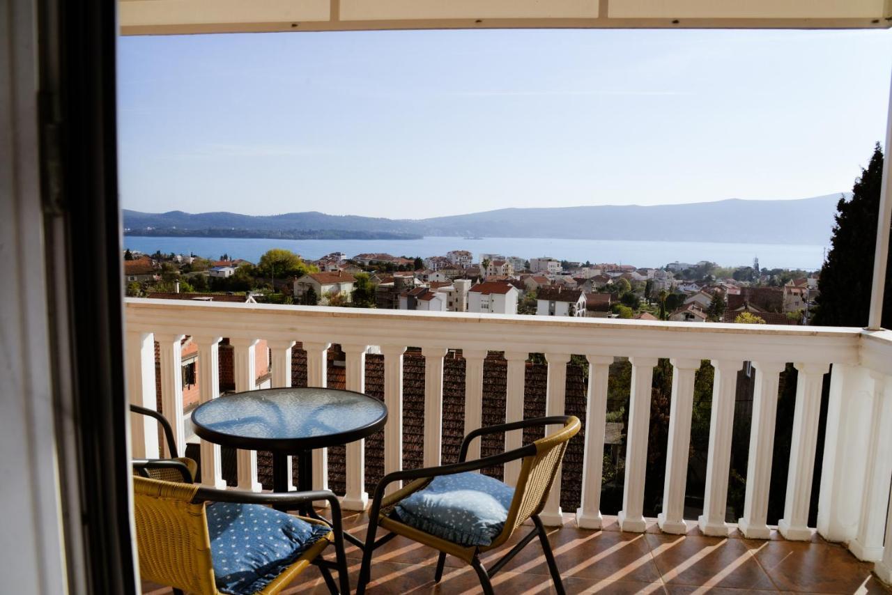 Iker Apartments Tivat Exterior photo